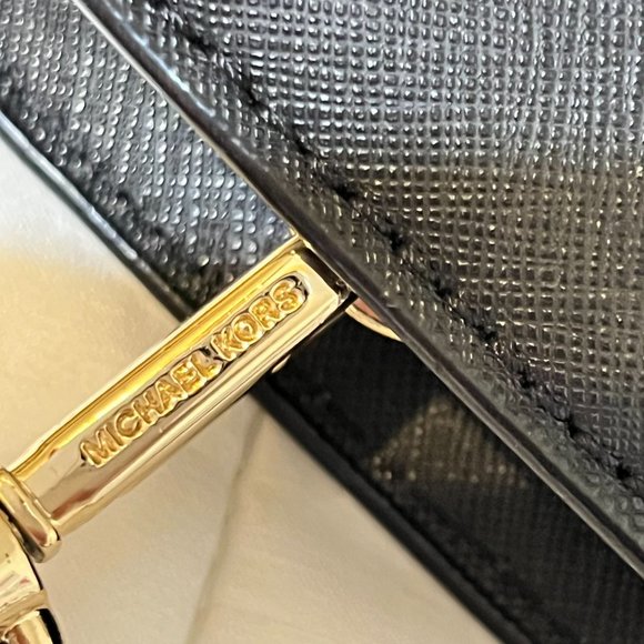 MICHAEL KORS  BLACK HANGBAG, BLACK WITH GOD TONE HARDWARE - Picture 11 of 16